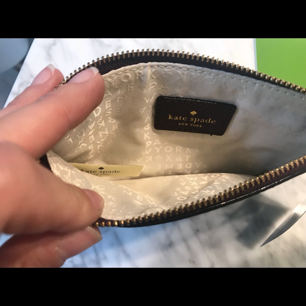 Kate Spade Mika’s Pond Bee Wristlet - Picture 4 of 4